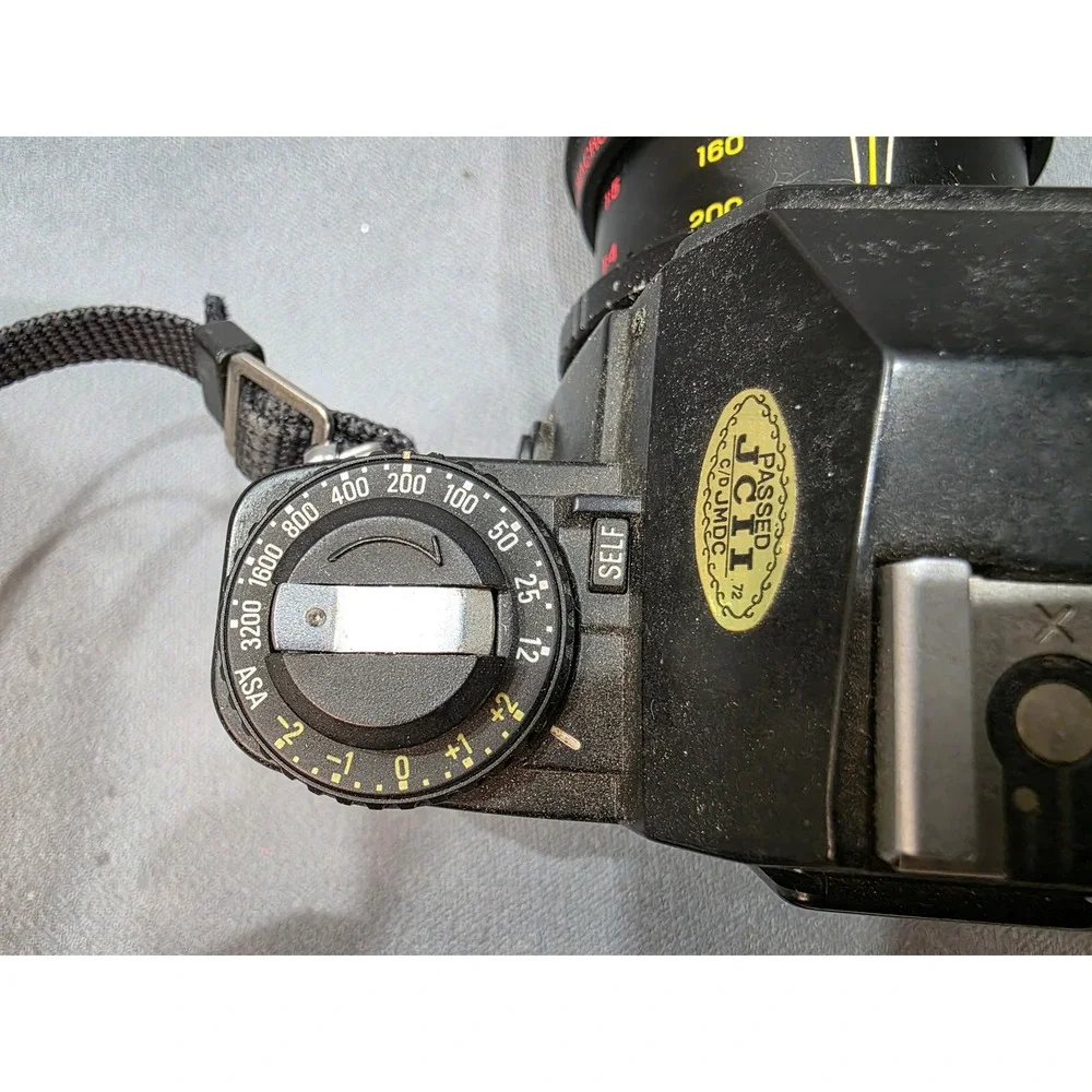 Ricoh XR-10 35mm SLR Film Camera with 75-200mm Macro Zoom Lens Black Vintage